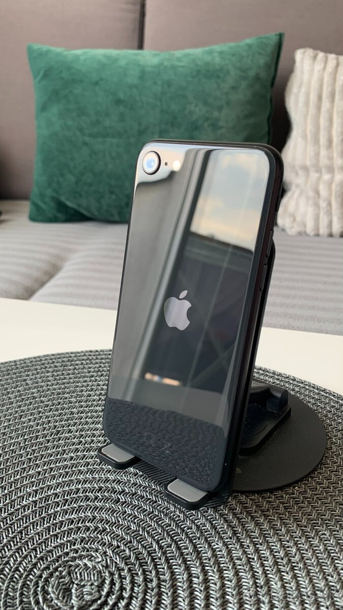 Apple iPhone SE 2020 Black, iOS 26 - 11
