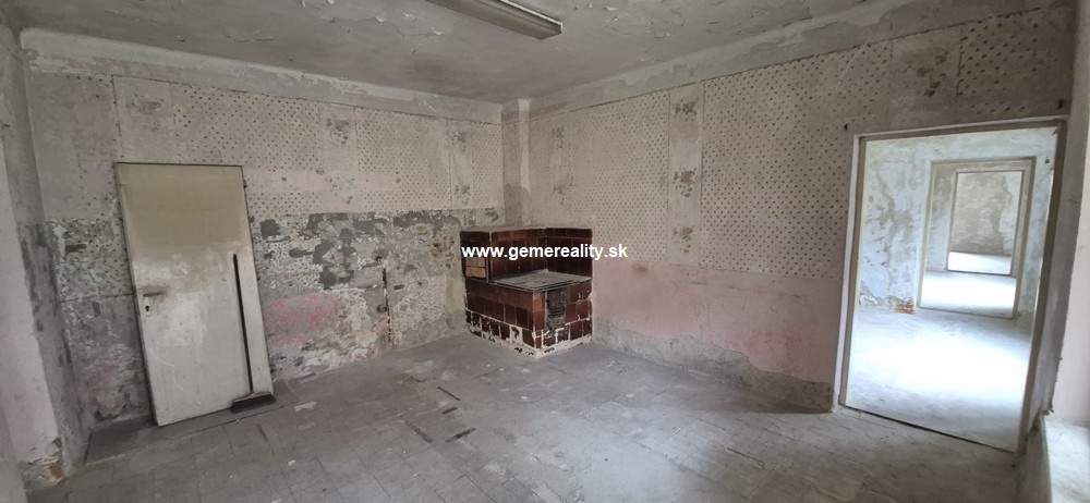 Rodinný dom v centre obce Štítnik - 11