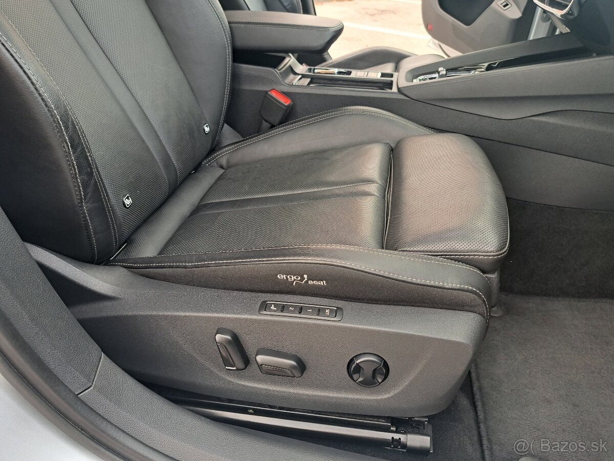 Škoda Octavia Combi 4 Premium DSG - 11