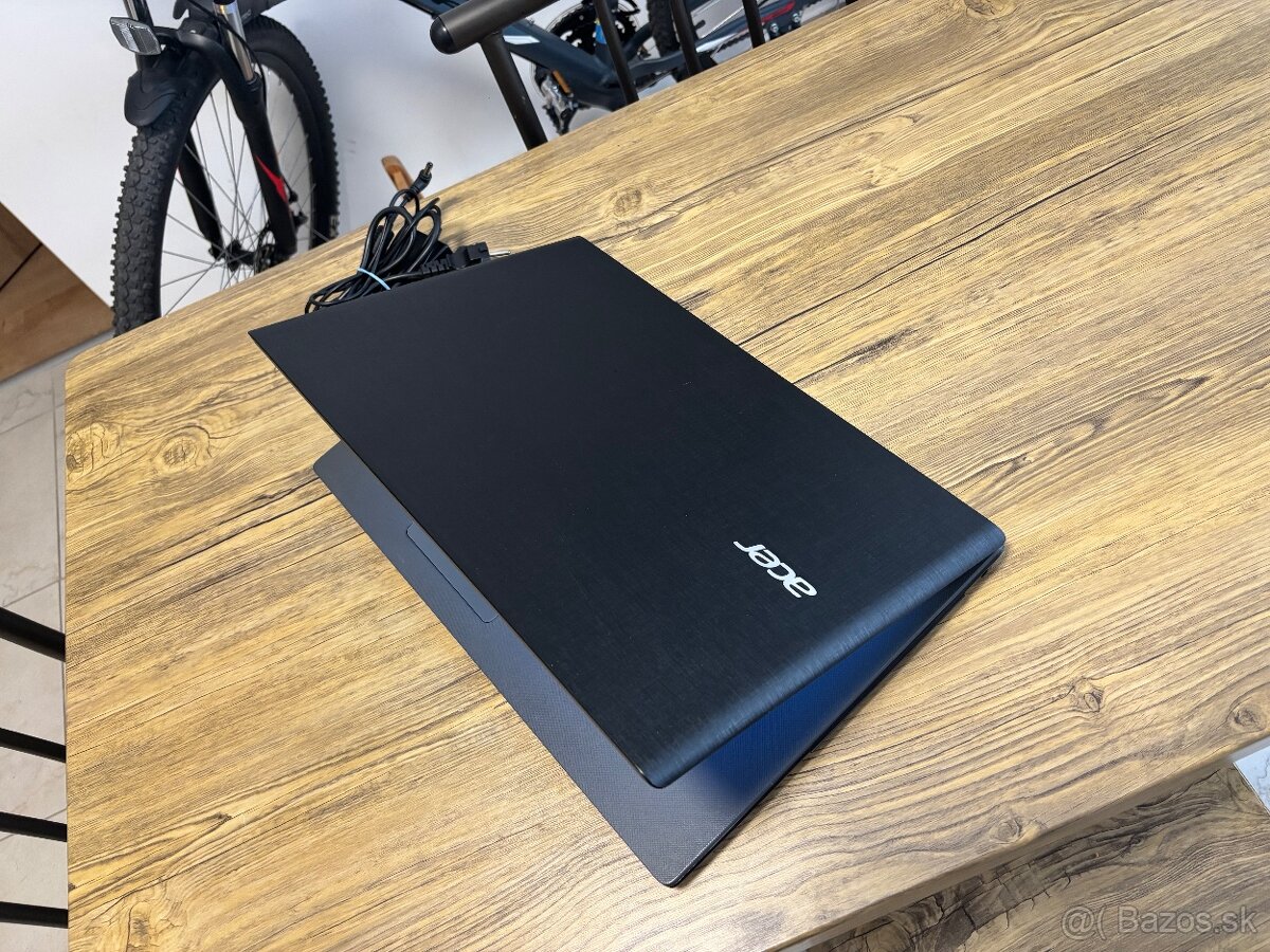 17.3/Acer Notebook/i5-5200/8GB RAM/256GB SSD /Intel HD 2GB - 11