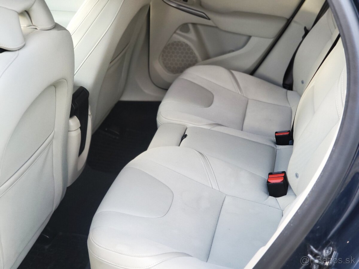 Volvo V40 D3 AT 5 valec 113tis km - 11