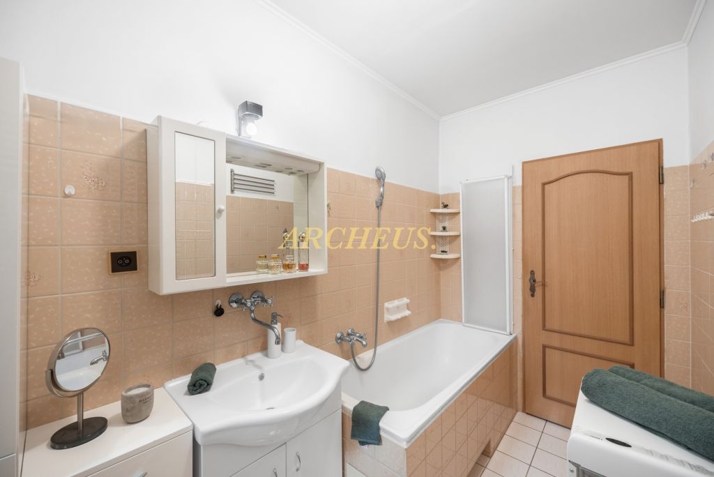 NA PREDAJ RODINNÝ DOM S PRÍSTAVBOU MALACKY, HVIEZDOSLAVOVA - 11