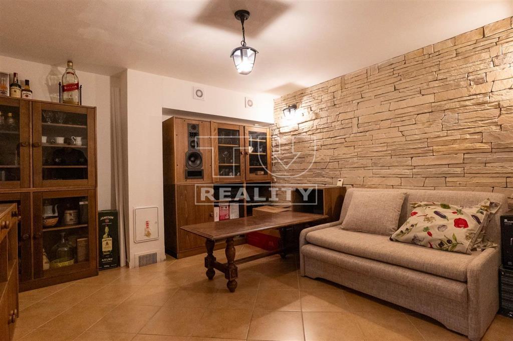 NA PREDAJ EKOLOGICKÝ A SEBESTAČNÝ RODINNÝ DOM V... - 11