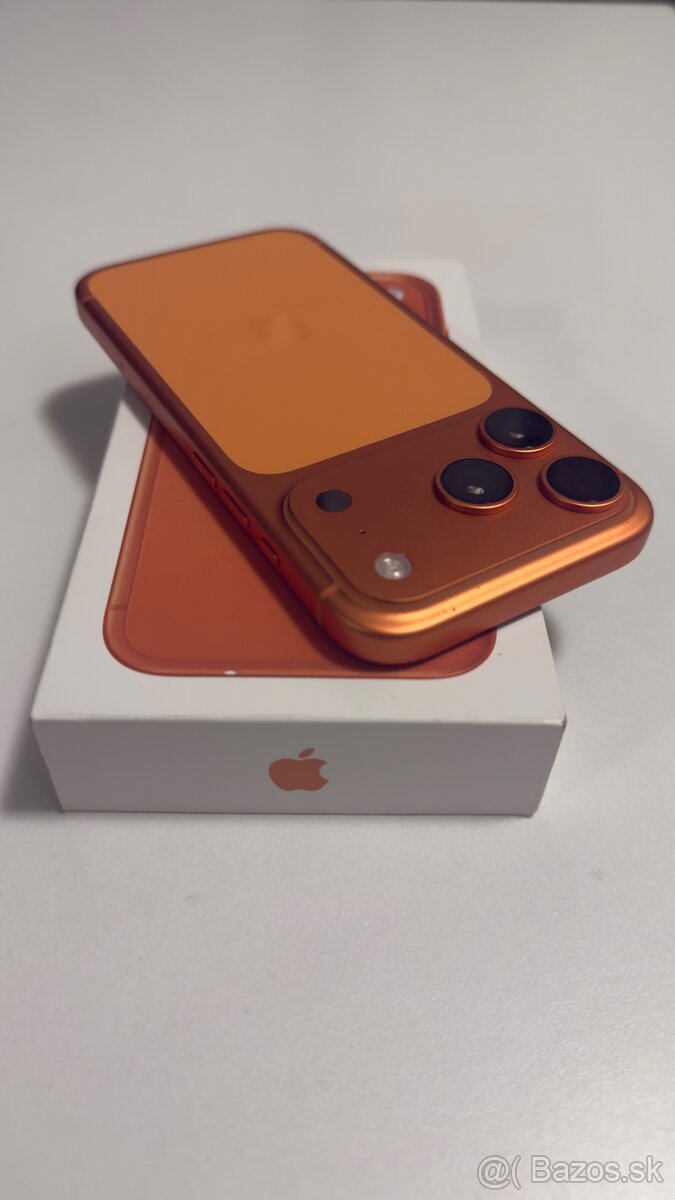 iPhone 17 Pro 256 GB , Cosmic Orange - 11