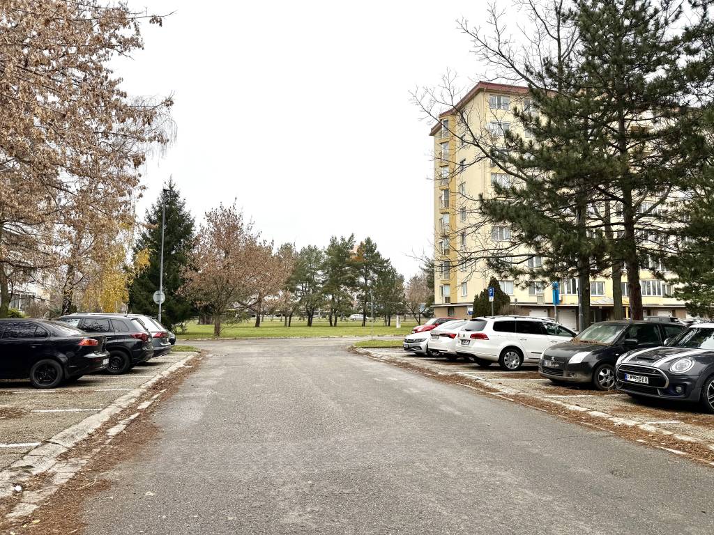 Na prenájom zdielaný priestor, Kaderníctvo, Ružinov, Spustní - 11