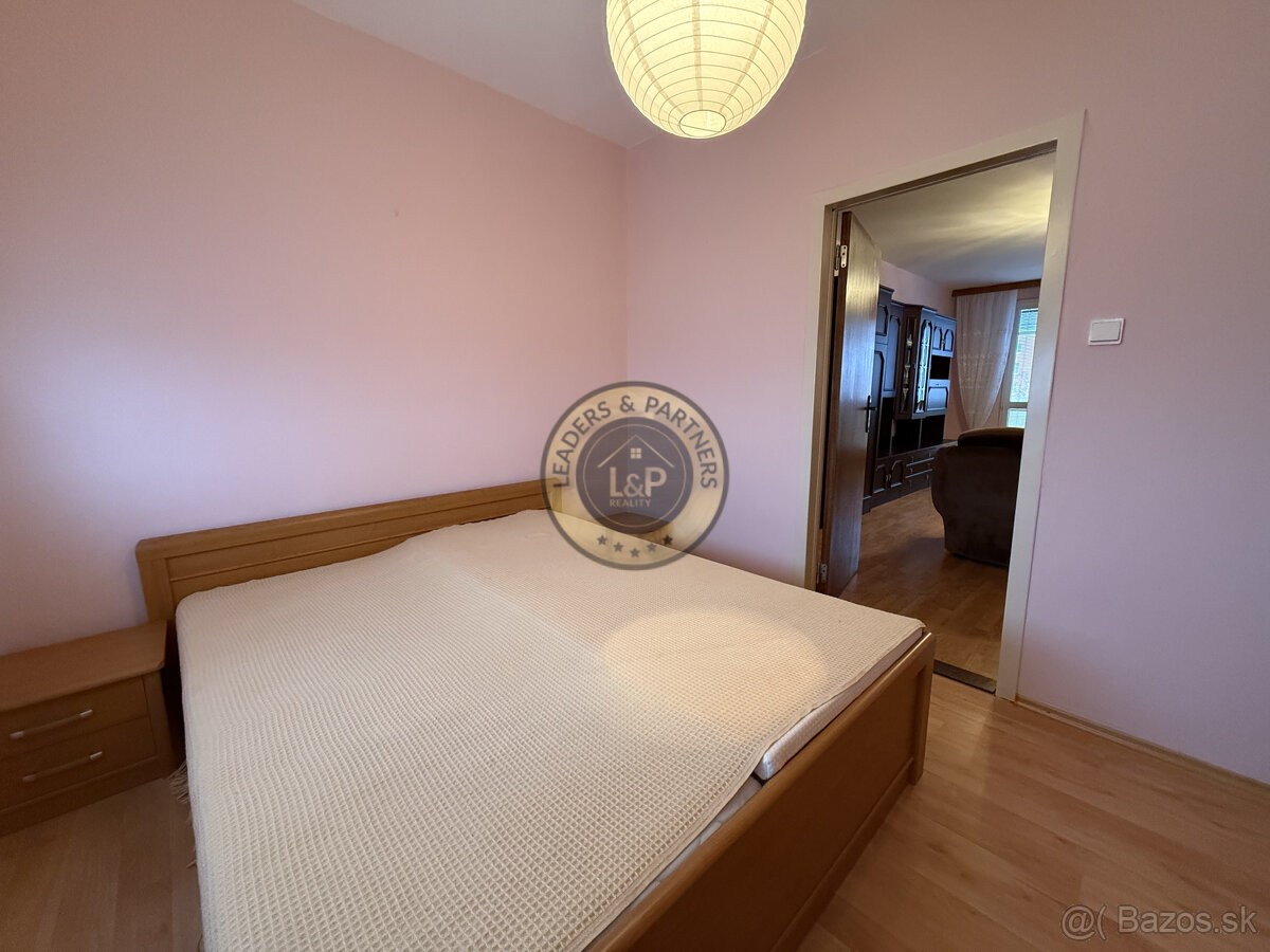 Na predaj 3iz. so zaskleným balkónom v Seredi - 11