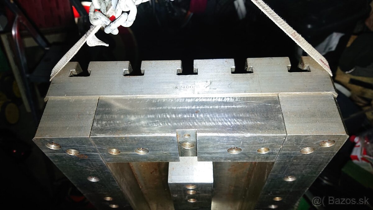 Upínacia doska T-drážky - 11