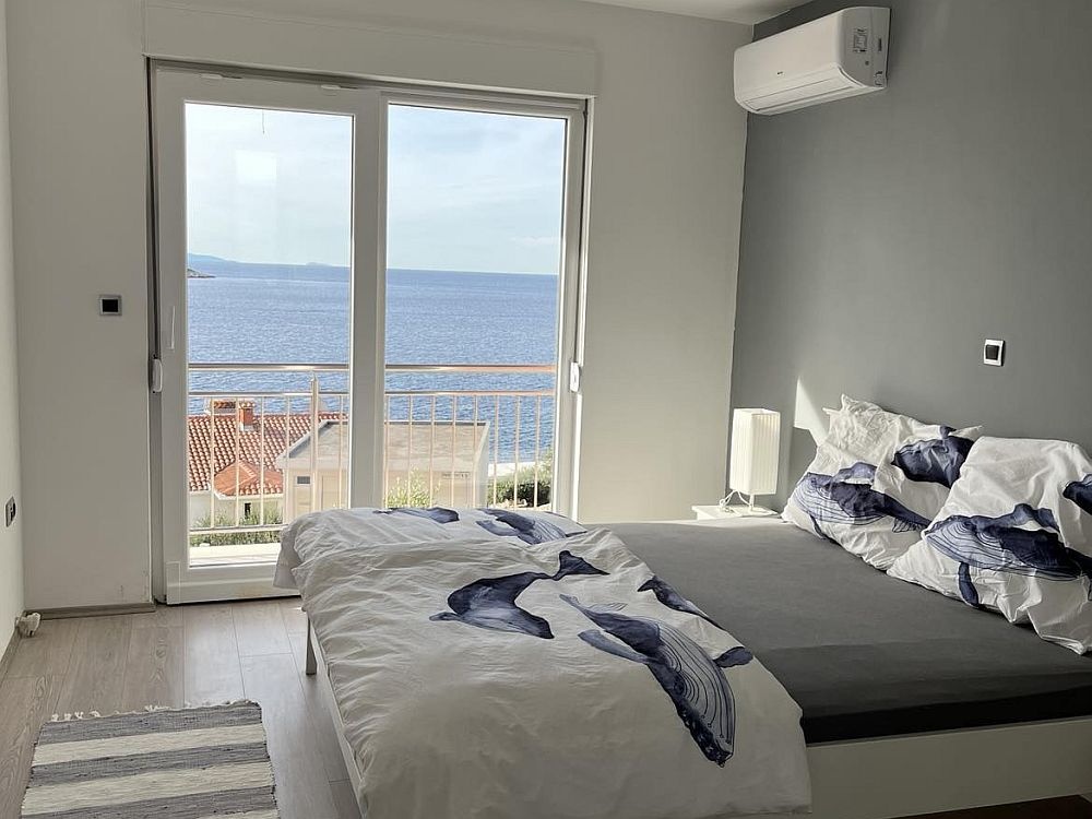 Vila s bazénom len 50 metrov od mora, pri Trogire Chorvátsko - 11