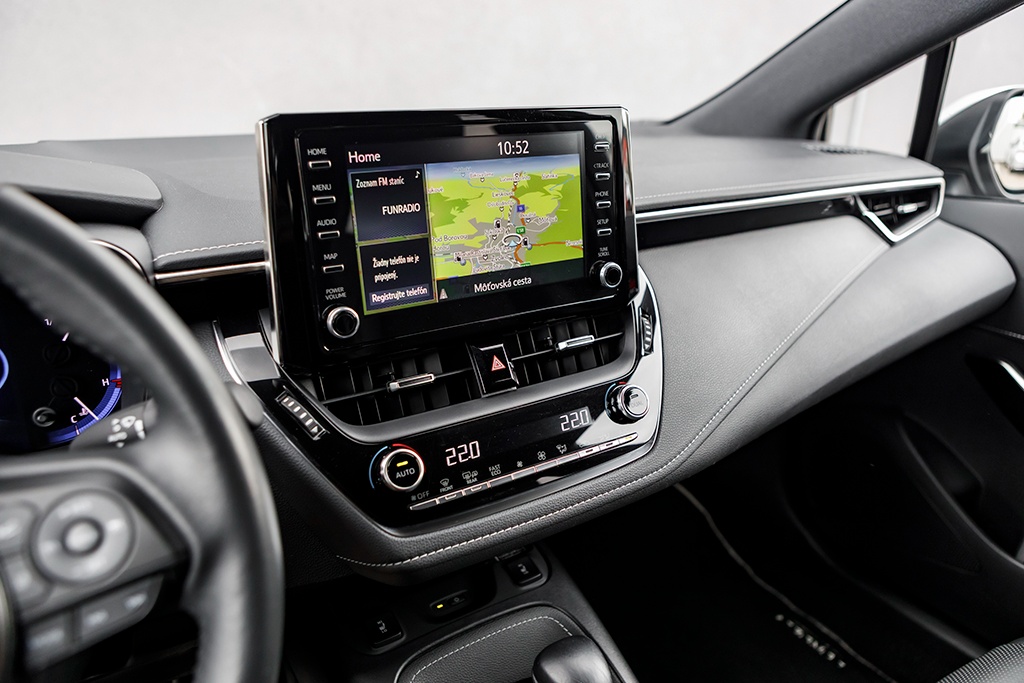 Toyota Corolla Combi 1.8 Hybrid 72kW e-CVT Executive 05/2021 - 11