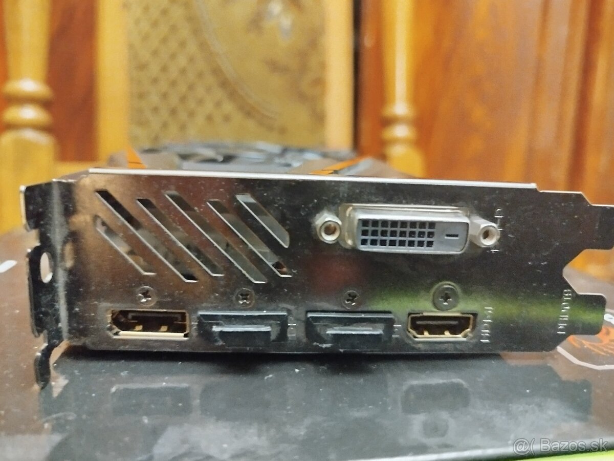 Alienware Aurora R4 i7, GTX 1070, 16GB RAM, Monitor - 11