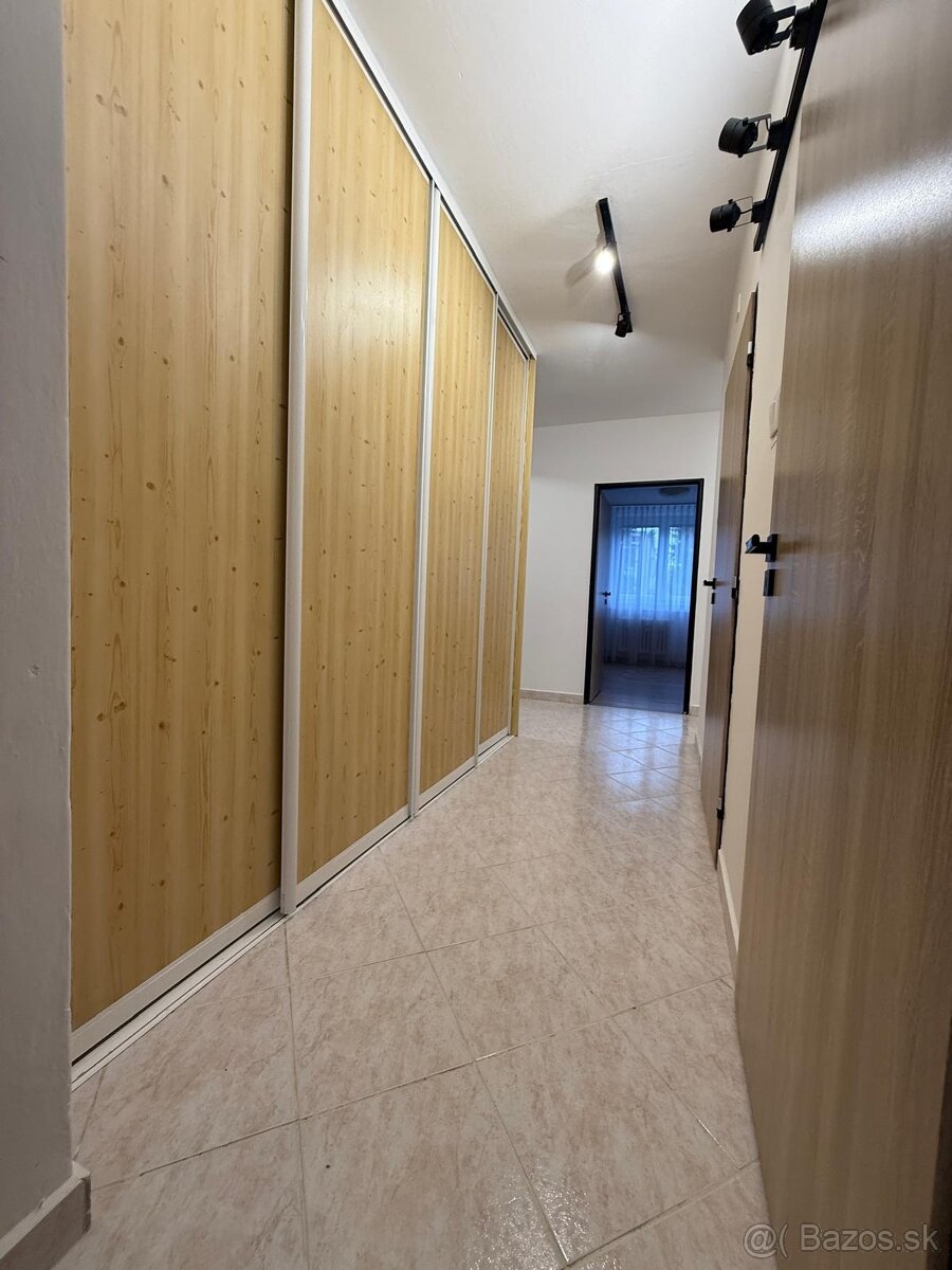 4i byt |balkón+loggia| NEZARIADENÝ | centrum Predmestská - 11