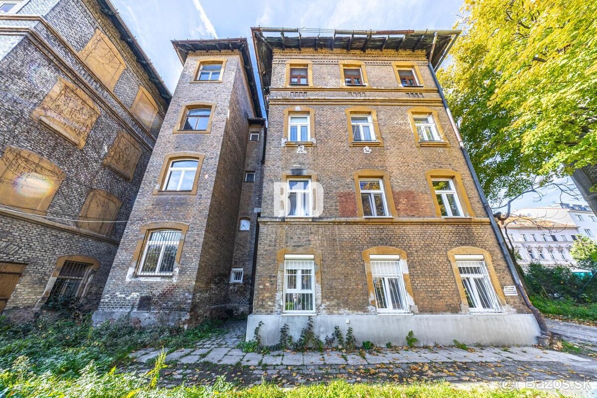 2,5 IZBOVÝ BYT VO VNÚTROBLOKU IDEÁLNY NA INVESTÍCIU - ul. JE - 11