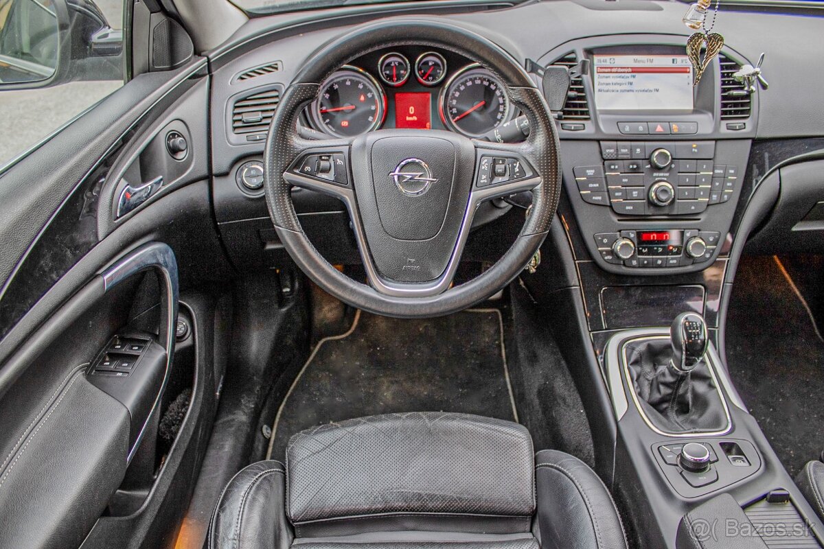 Opel Insignia ST 2.0 Turbo ECOTEC Cosmo - 11