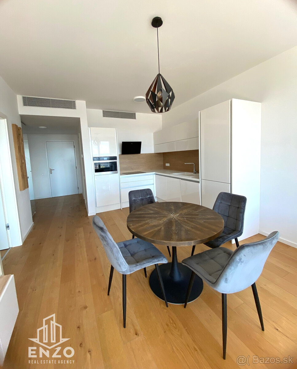 Prenájom 2 izbový byt SKYPARK s parkovaním - 11