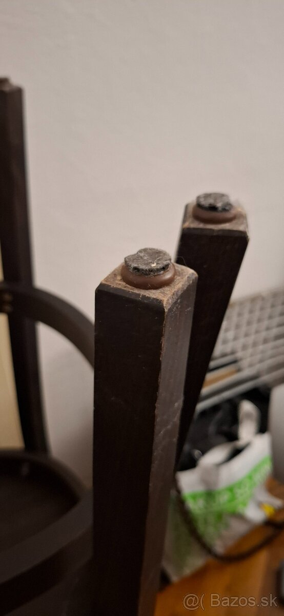 Dve barove stolicky z masivneho tmaveho dreva znacky TON - 11