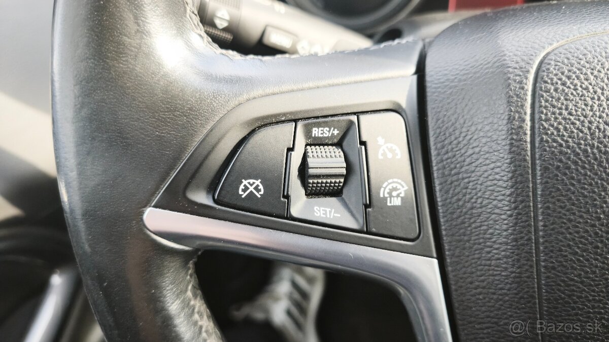 Opel Zafira Tourer Benzín LPG - 11