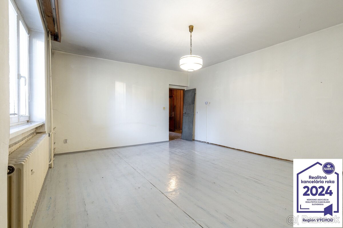 5 izbový rodinný dom, Košice–Západ, Terasa - 11