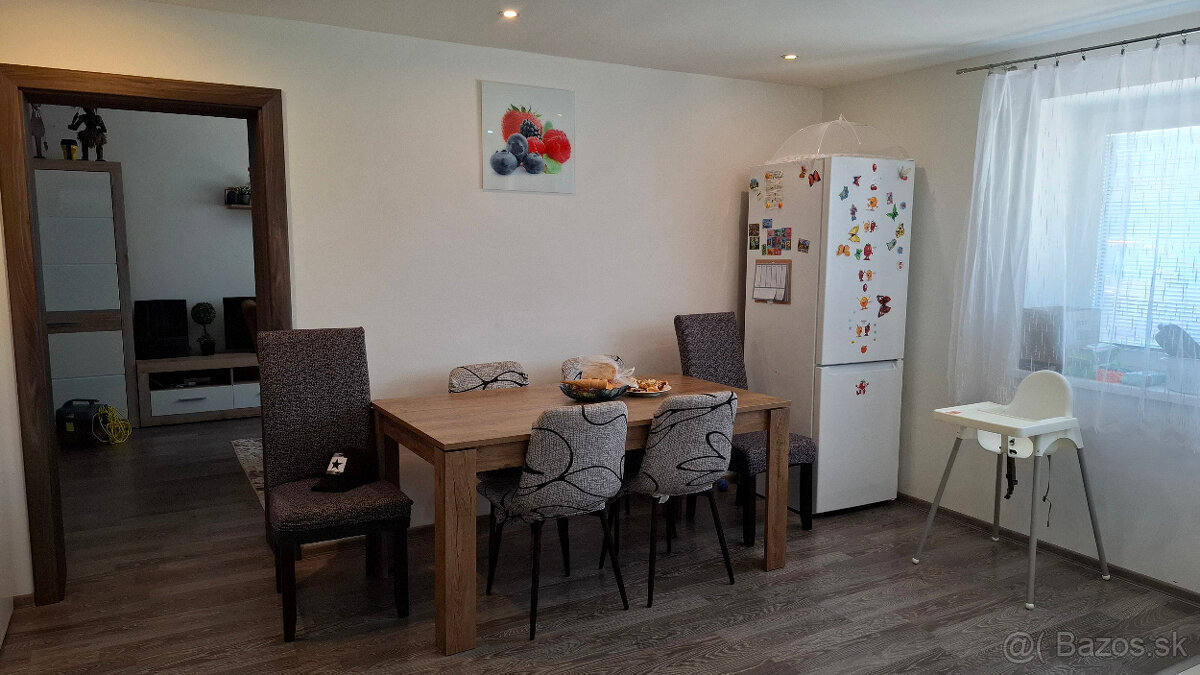 Na predaj krásny priestranný 5i rodinný dom Senica. - 11