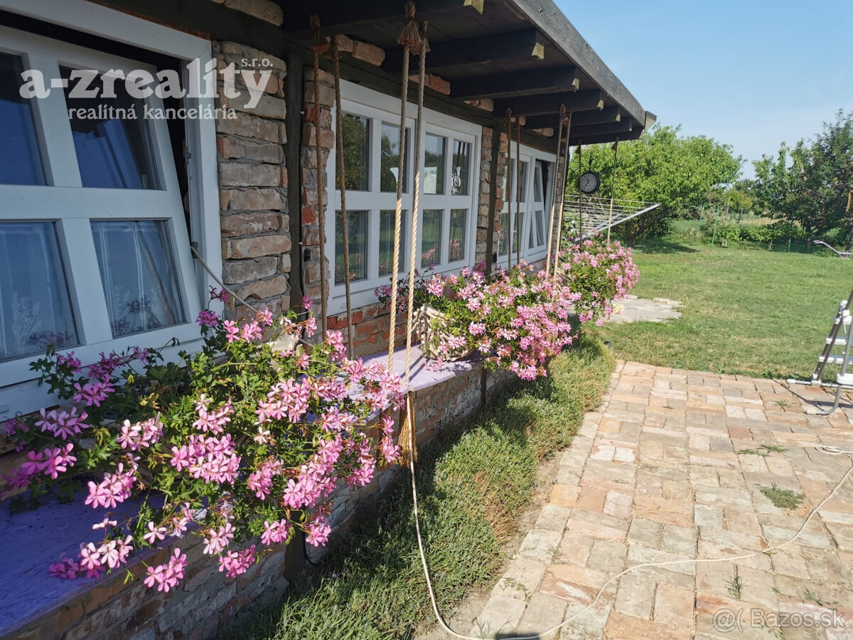 Zrekonštruovaný rodinný dom v tichom raji v Okoličnej na Ost - 11
