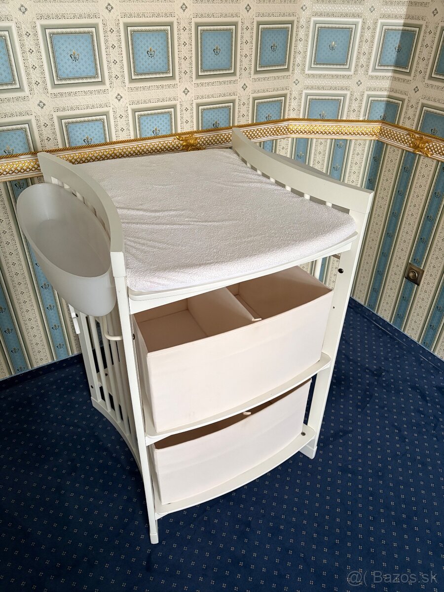 Stokke postielka +prebalovaci pult - 11