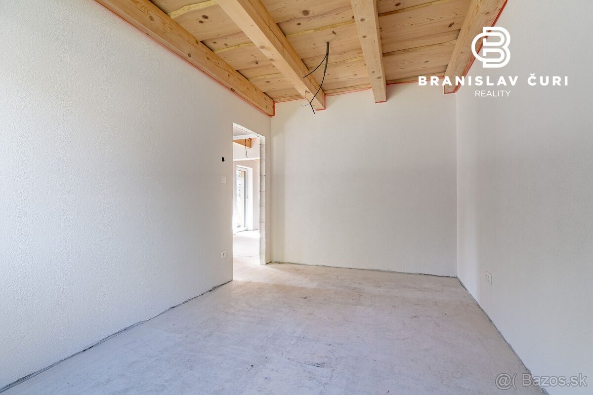 NA PREDAJ RODINNÝ DOM V OBCI PROSIEK - 11