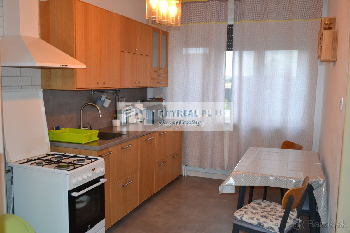 Na predaj 4-izbový rodinný dom Nové Zámky - 11