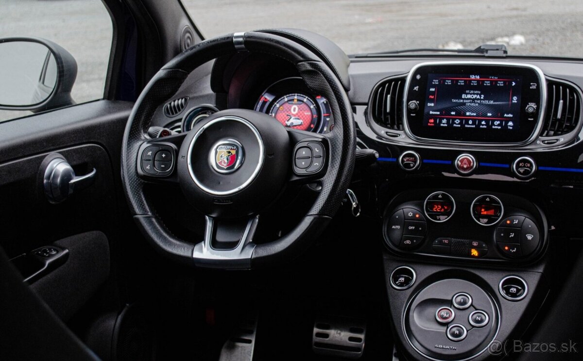 Abarth 595 Monster Energy Yamaha - 11