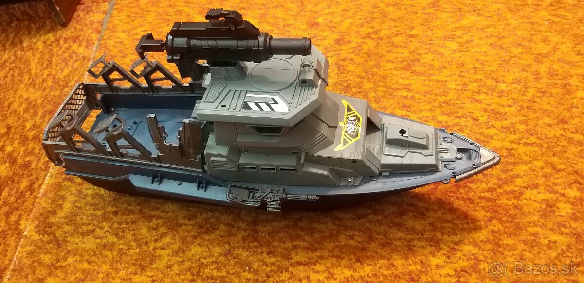 Tank, lod, obrneny transporter - 11