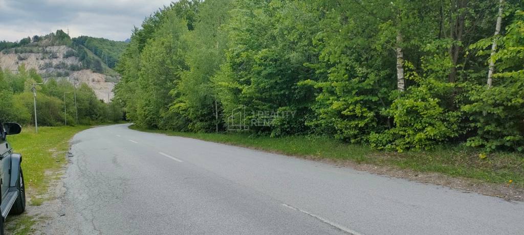 Predaj: Krásny rekreačný pozemok v Kraľovanoch v blízkosti Š - 11