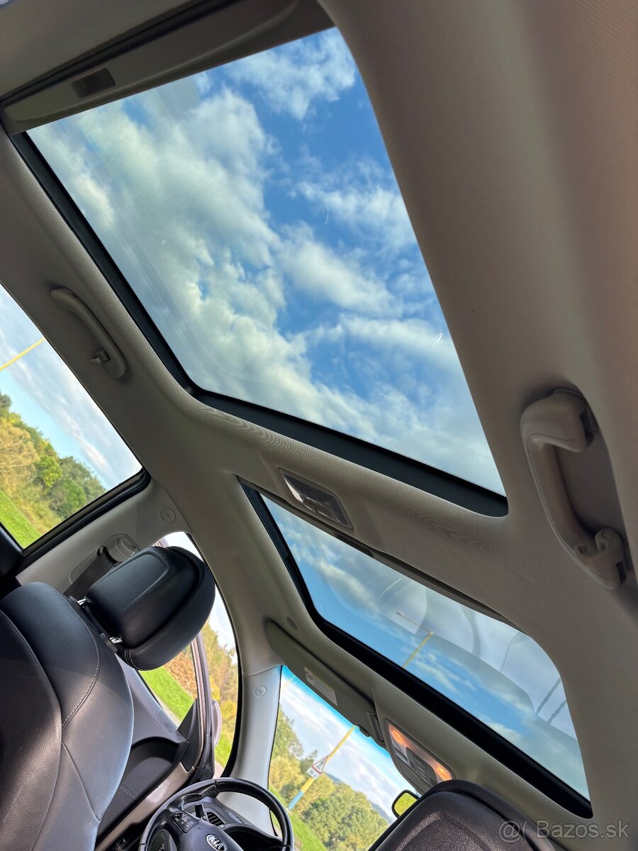 KIA SPORTAGE 2,0 CRDI 4WD - 11