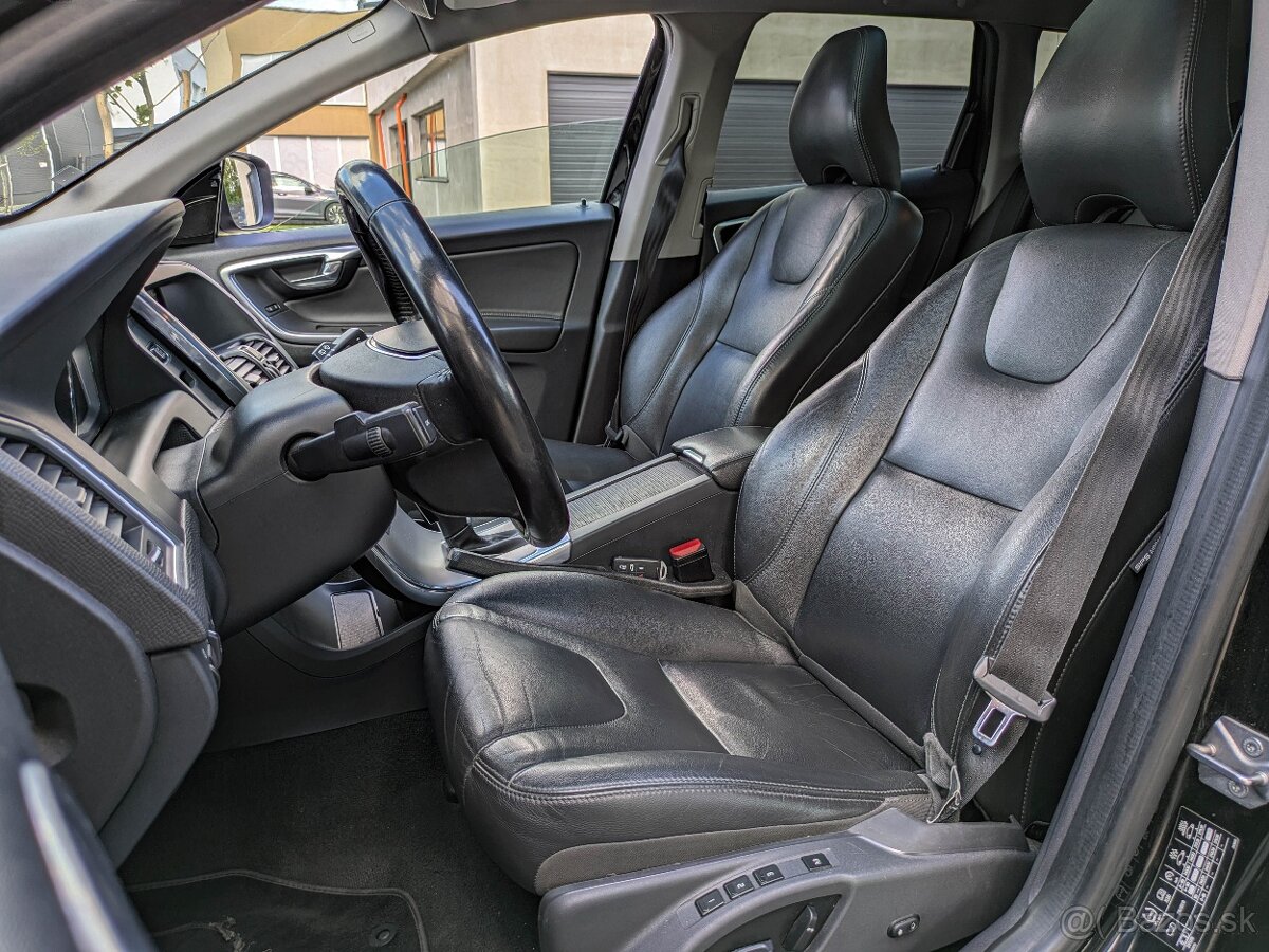 Volvo XC60 D4 2.4L Summum Geartronic AWD, 140kW, AT6 - 11