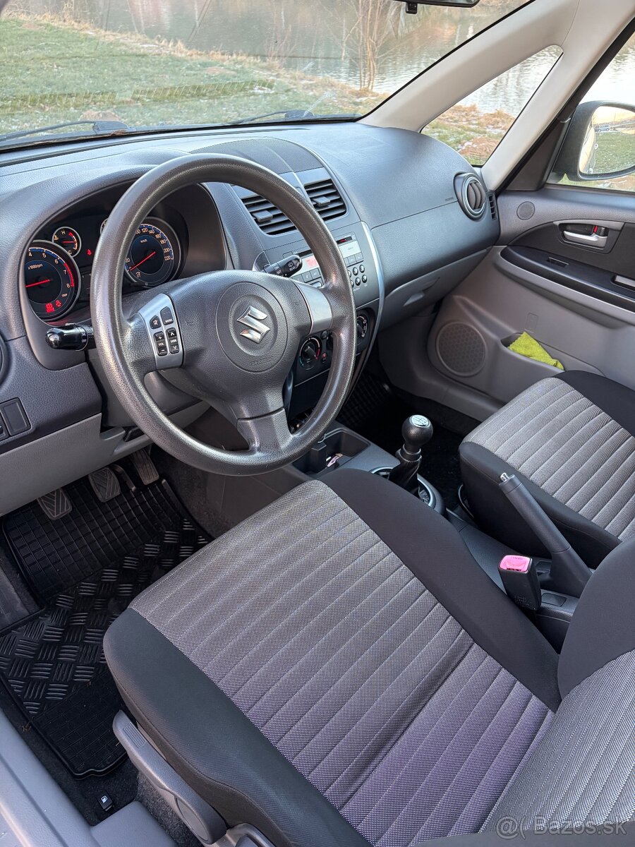 predám Suzuki SX4 1.6 benzín - 11