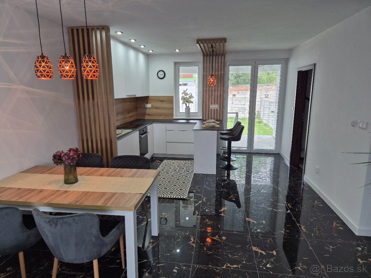 4-IZBOVÝ RADOVÝ RODINNÝ DOM - 11