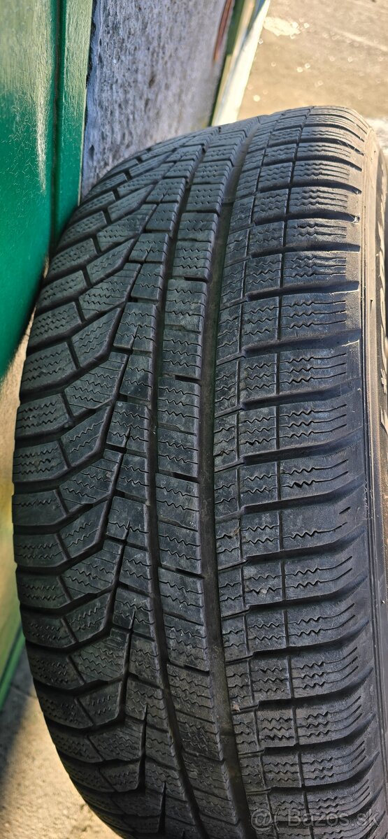 Predám zimne peneu 215/60 R16 RV 2019 - 11