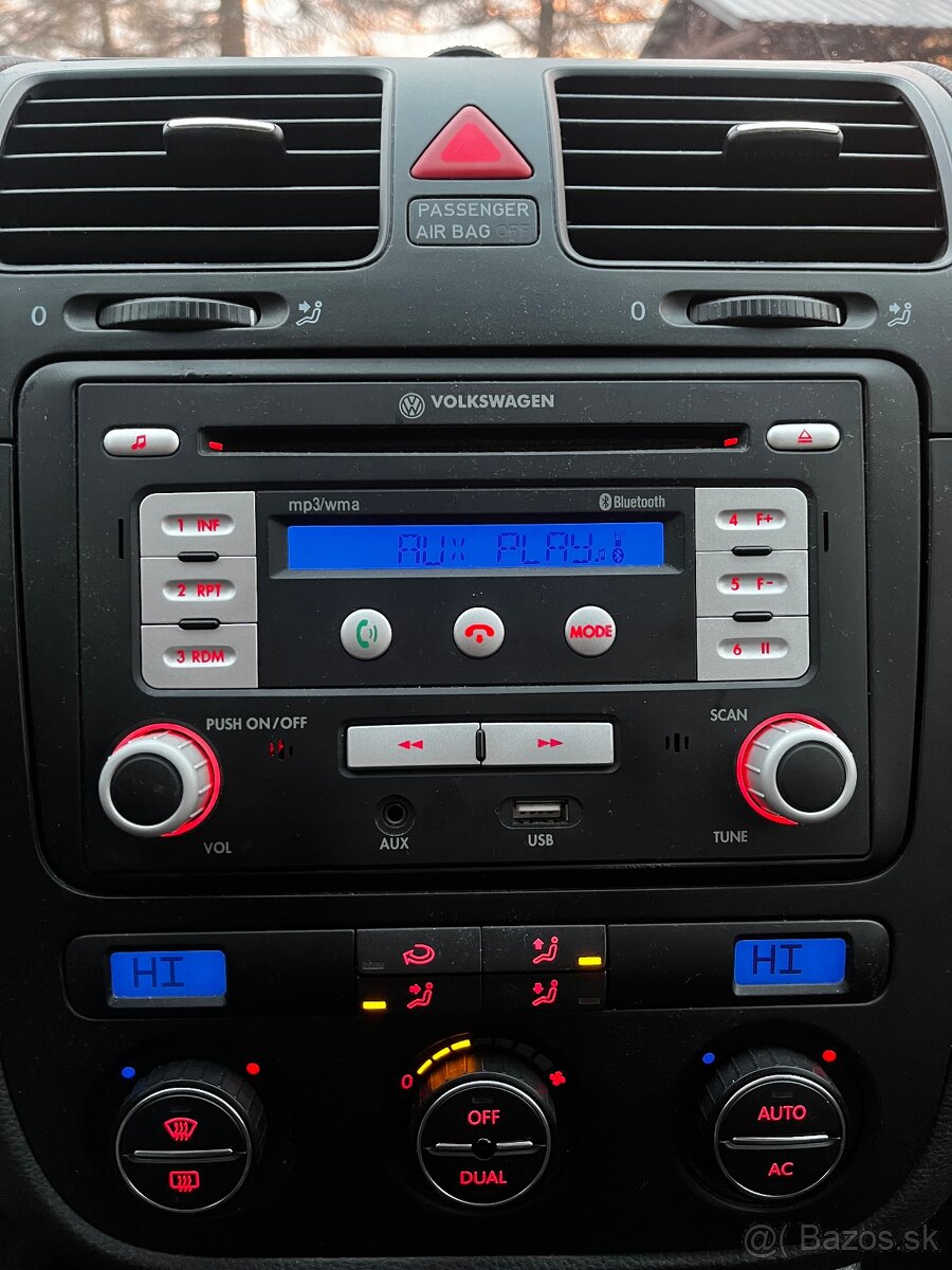 Predám Volkswagen golf 5 1.6 - 11