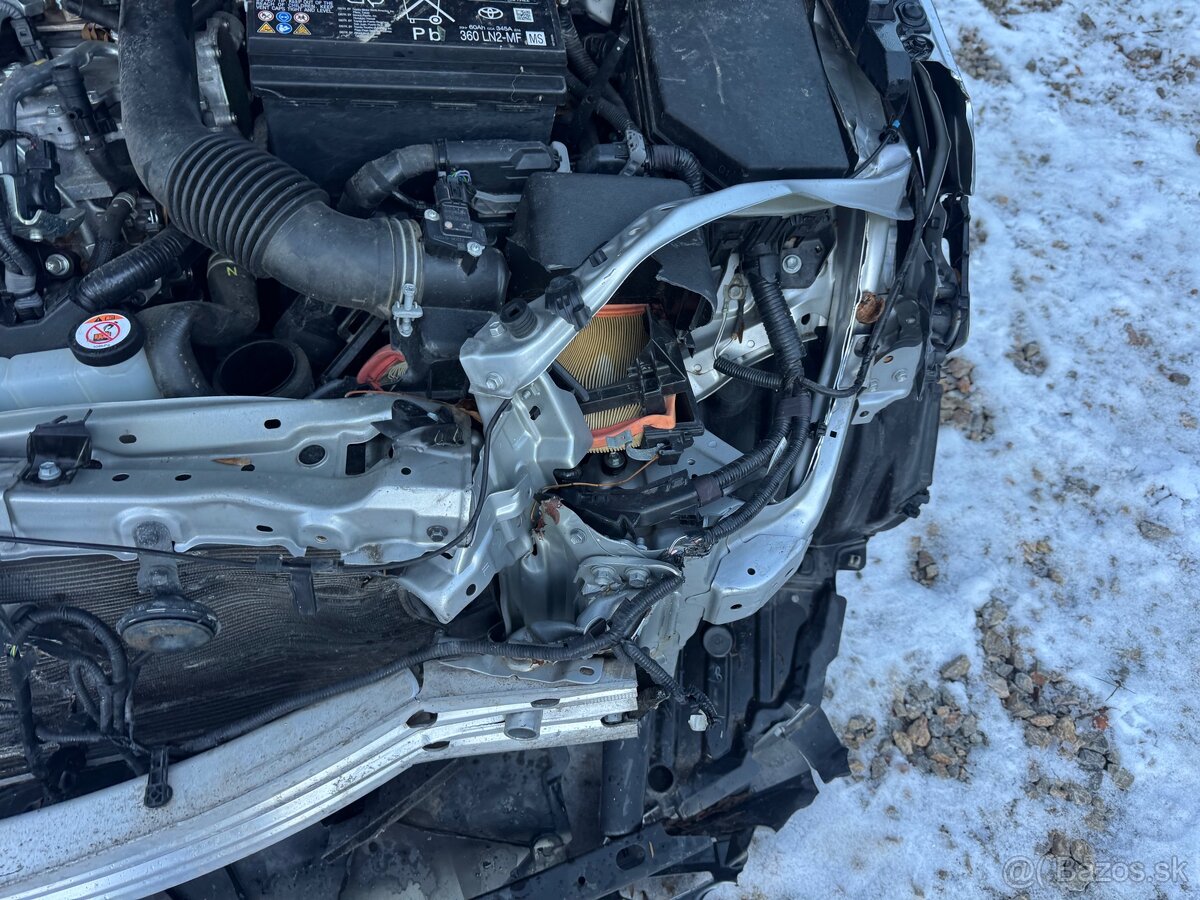 Toyota Corolla 1.2T 4valec benzin 2022 82000km - 11