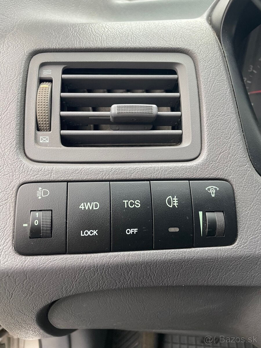 Hyundai Tucson 2.0 CRDI 4x4, ťažné zariadenie - 11