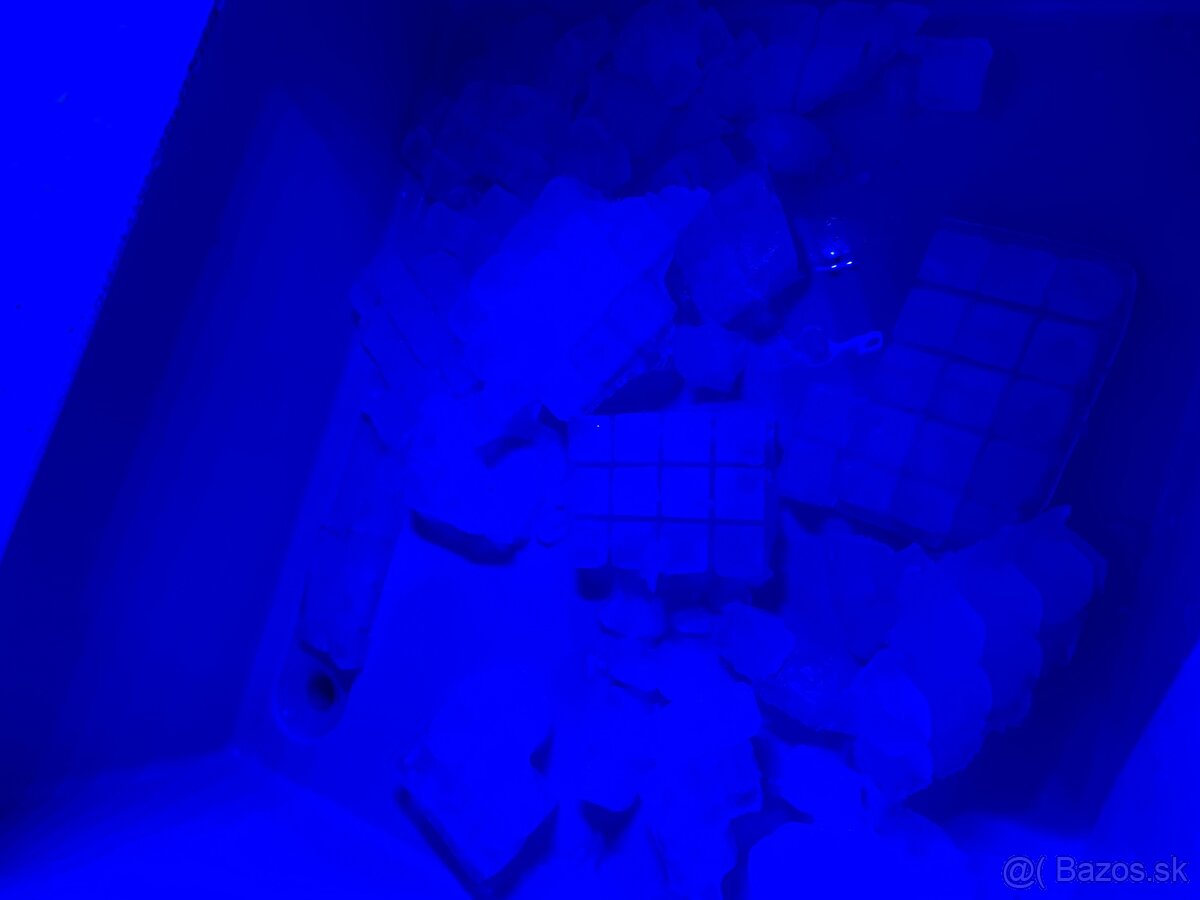 Vyrobník ľadu Vevor - 11