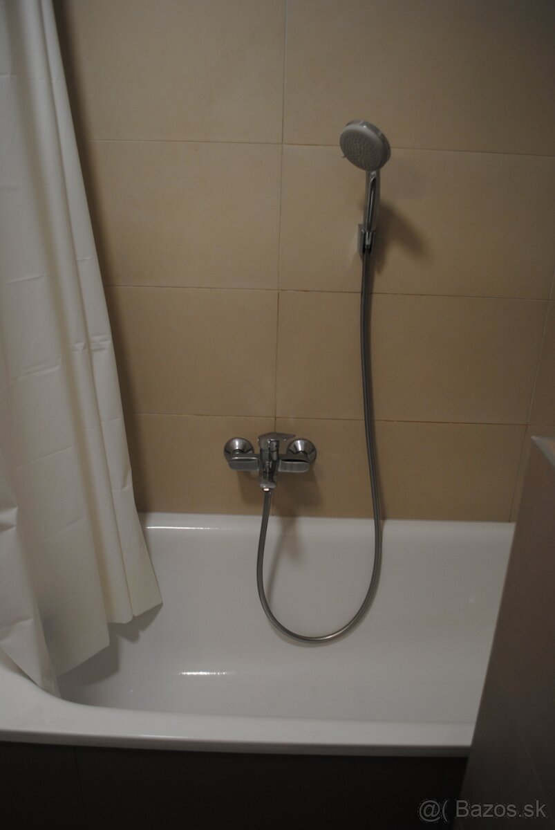 Prenajmem veľký1,5izbový slnečný byt, Bory1, nemocnica 3 min - 11