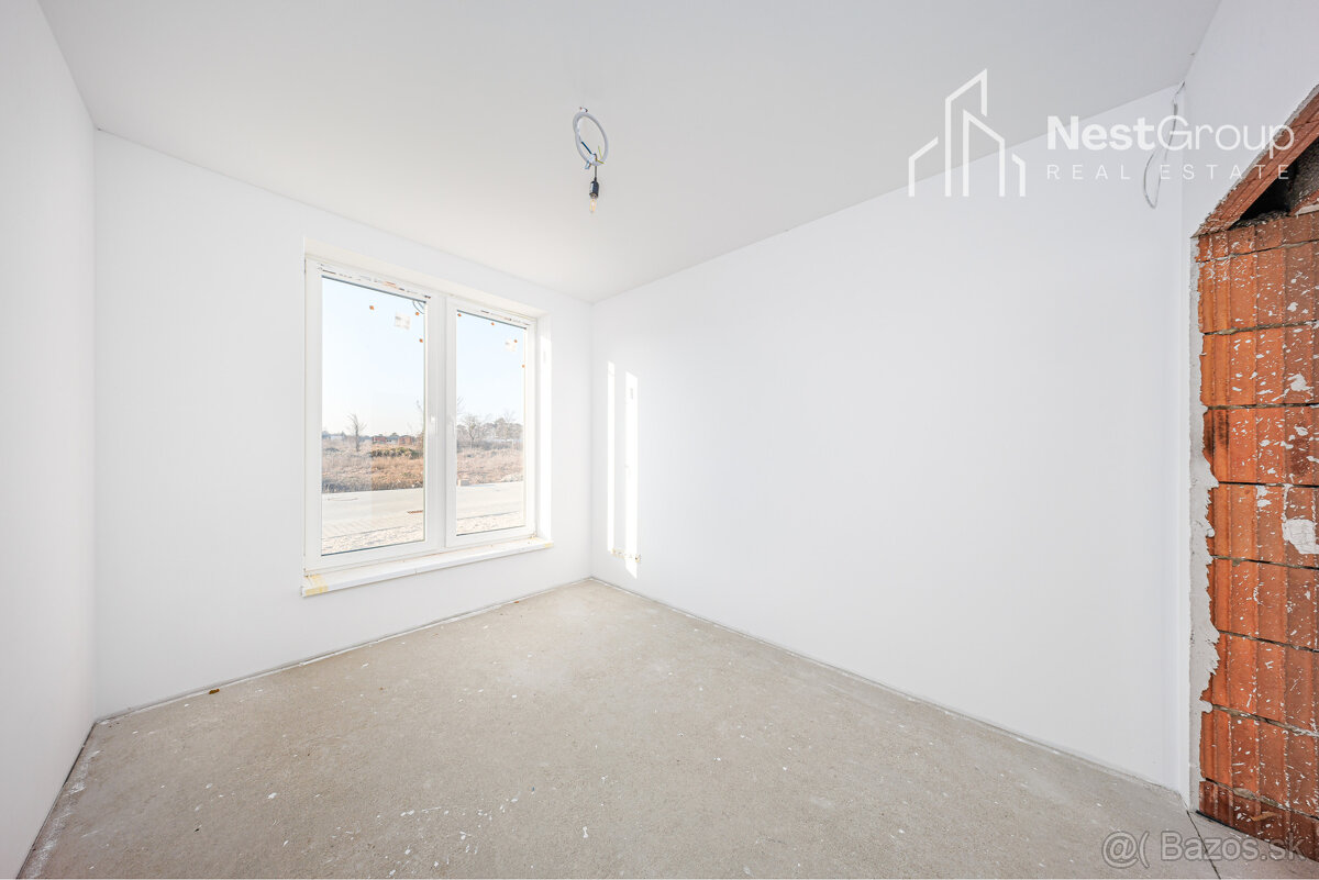 PREDAJ NOVOSTAVBA 4-IZBOVÝ DVOJPODLAŽNÝ RD, POZEMOK 300m2 - 11