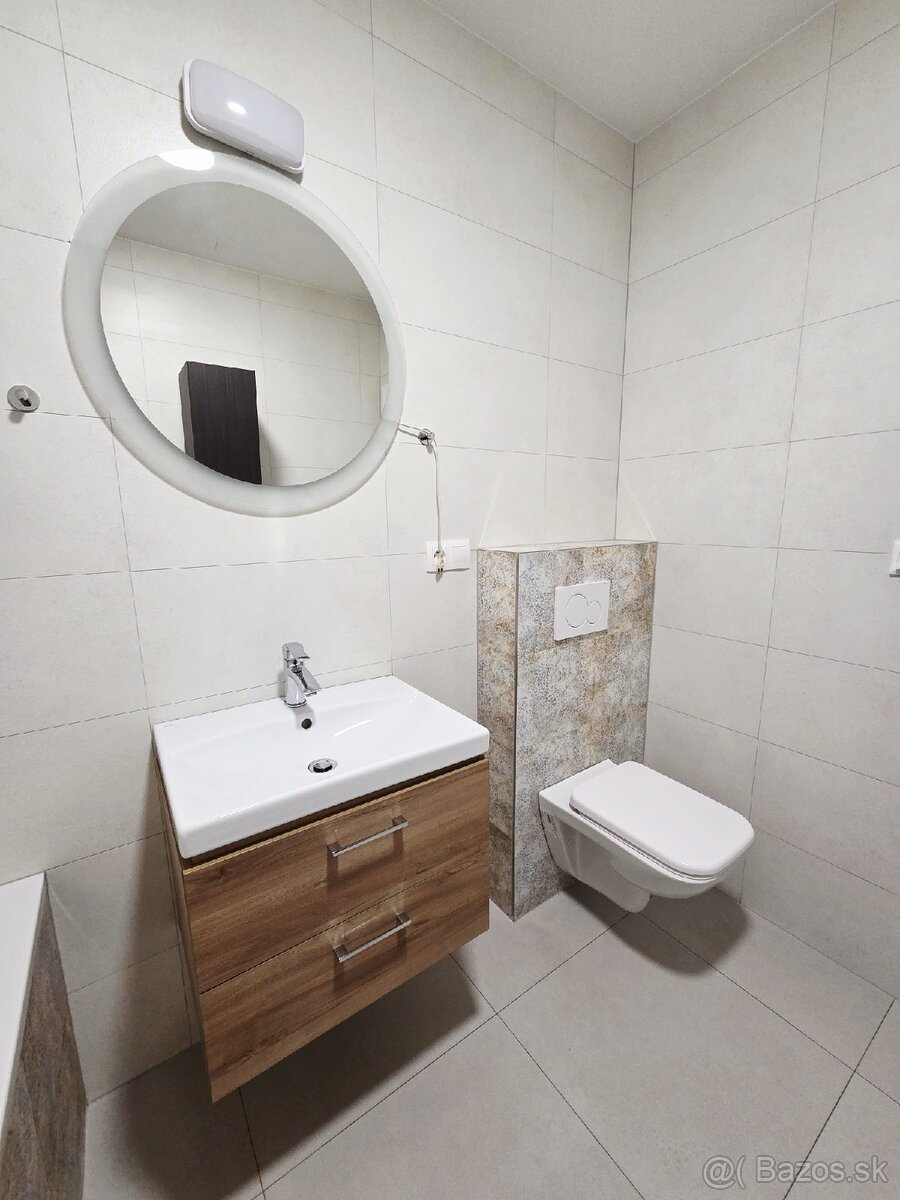 3.-izbový dom v obci Macov - 11