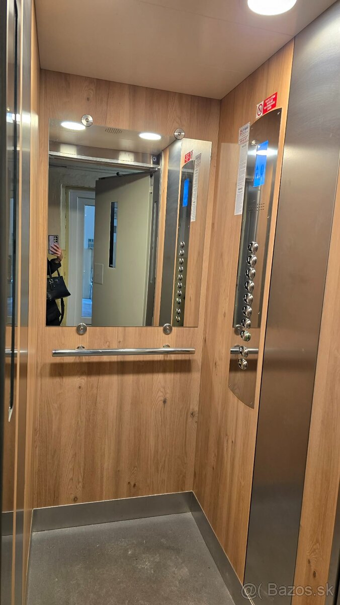 Priestranný 4izbový byt v širšom centre mesta - 11