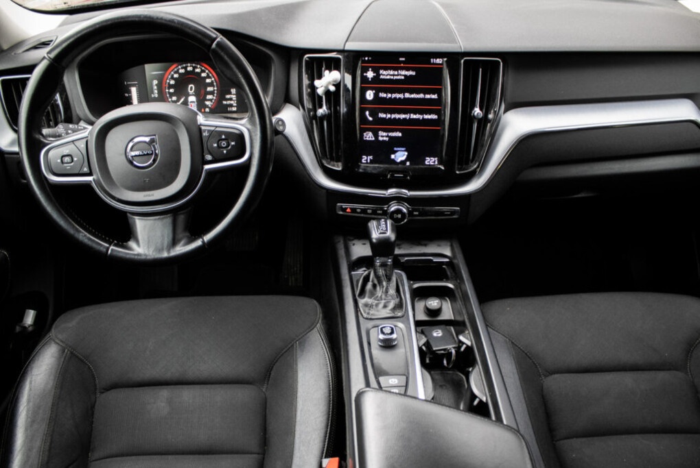 Volvo XC60 D4 Momentum, 140kW (2019) - 11