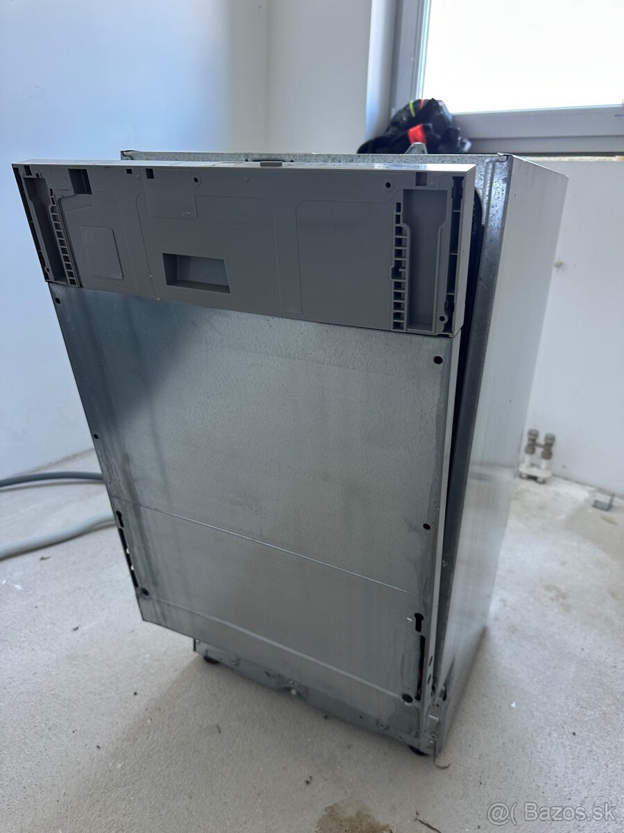 Vstavané kuchynské spotrebiče a práčka - 11