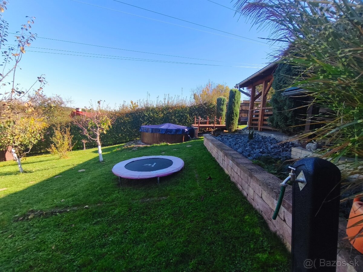 Záhradná chatka v záhradkárskej oblasti - 11