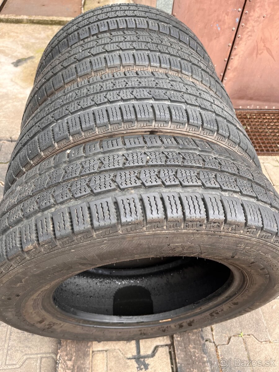 215/70R16C Nexen zimne - 11