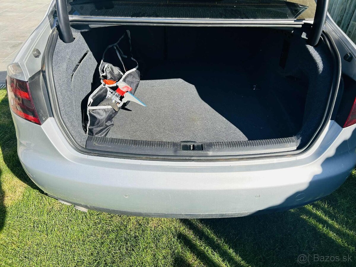 Audi A4b8 sedan 2.0cm³ - 11