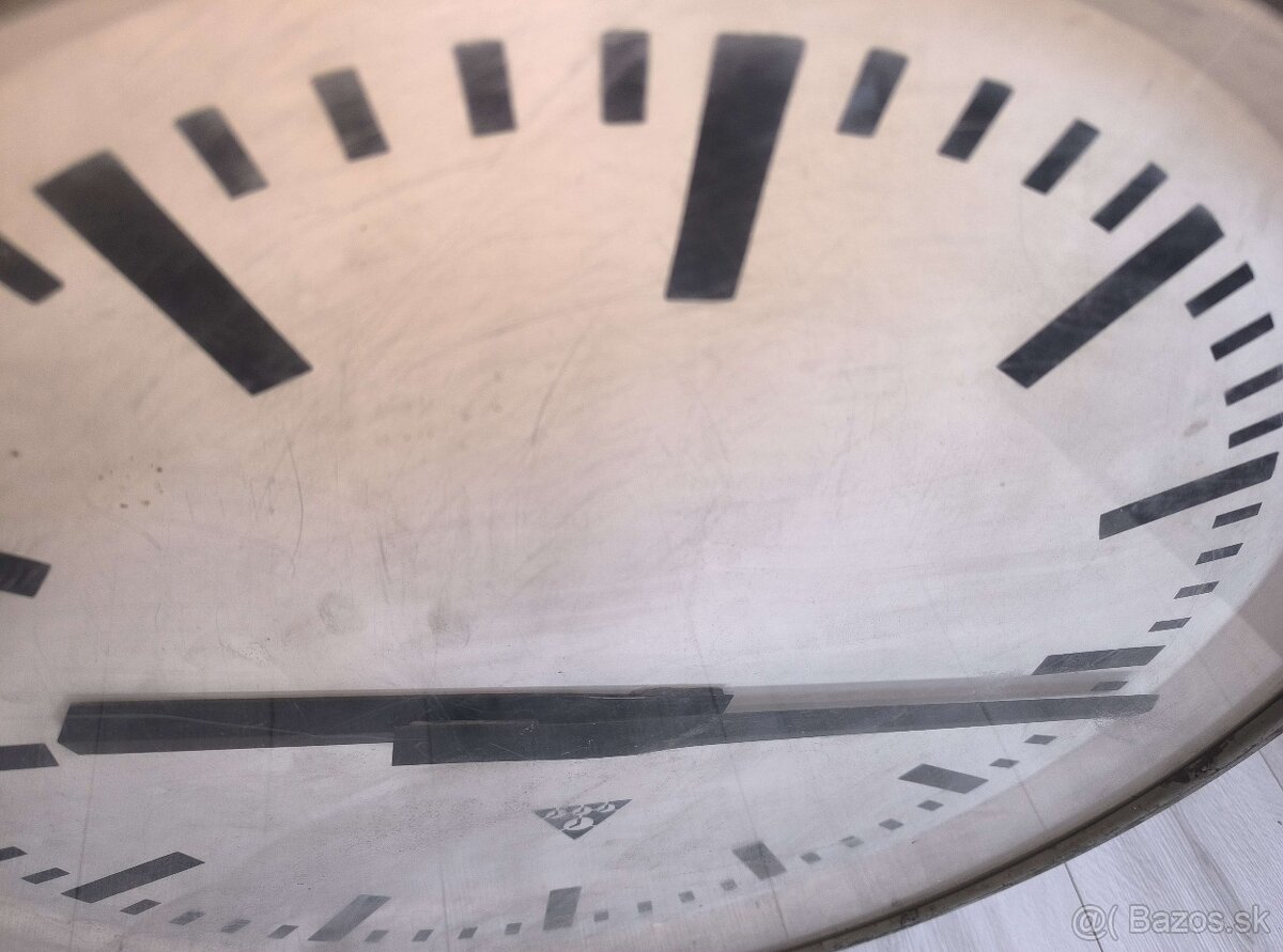 Obojstranné hodiny pragotron - 11