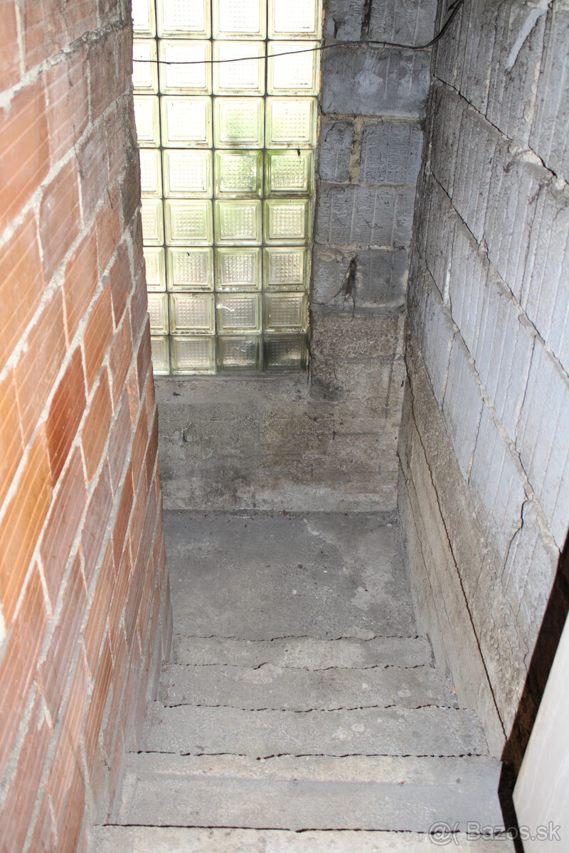 SPEKTRUM REALITY- Na predaj 4-izbový rodinný dom s pozemkom - 11