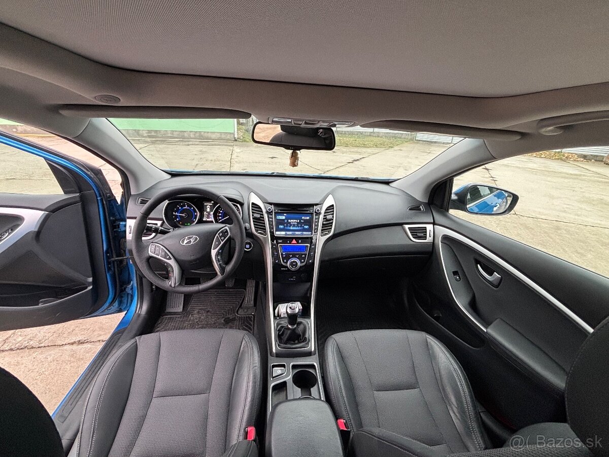 Hyundai i30 1.6 - 11